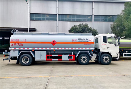 國(guó)六東風(fēng)天錦小三軸22.5方運(yùn)油車(chē) 國(guó)六東風(fēng)天錦小三軸22.5方運(yùn)油車(chē)